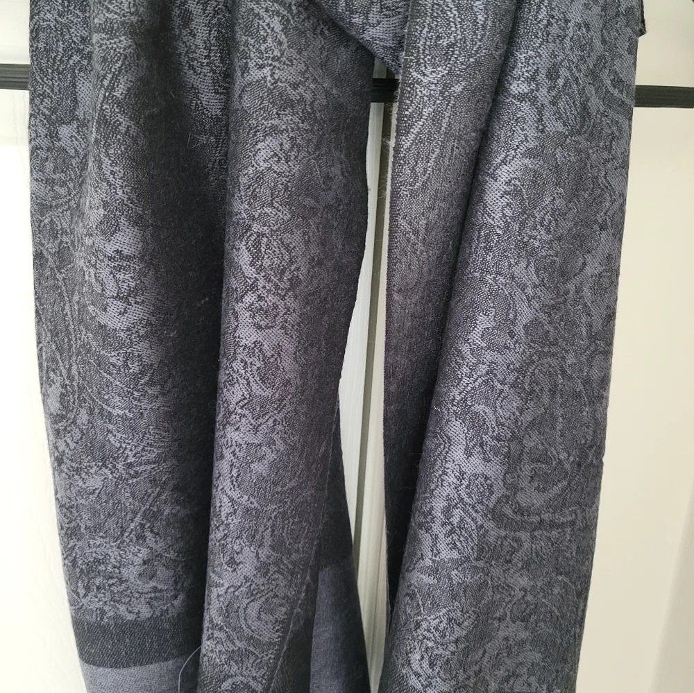 Reisbach Germany Paisley Design Scarf, Fringe, 28 X 72, NO.ONE JEANS Shop NEW